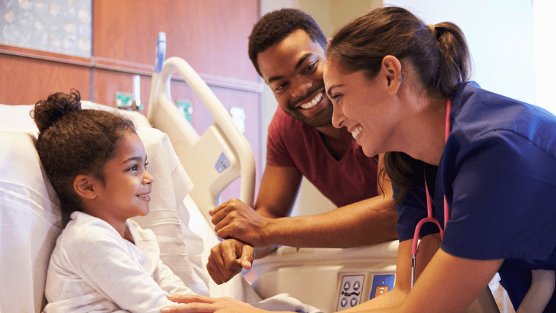 PICU nurse treats patient in ICU